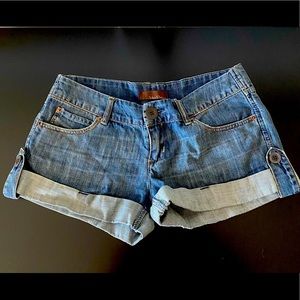 5 pockets, never worn, 100% cotton